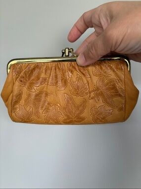 Vintage Tilley Leather kiss lock wallet mountain goat leather 1970s